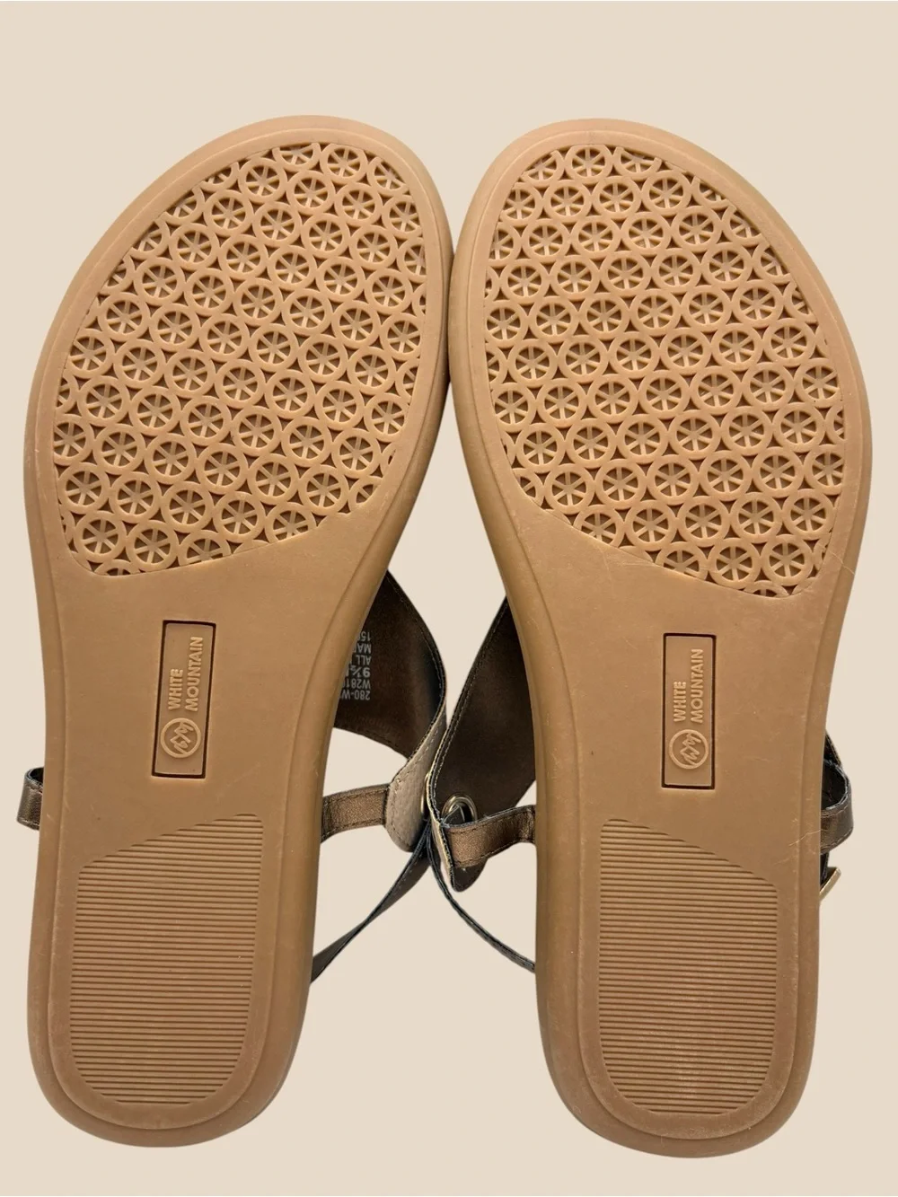 White Mountain London Thong Sandals Women’s 9.5M Taupe Comfort Slingback